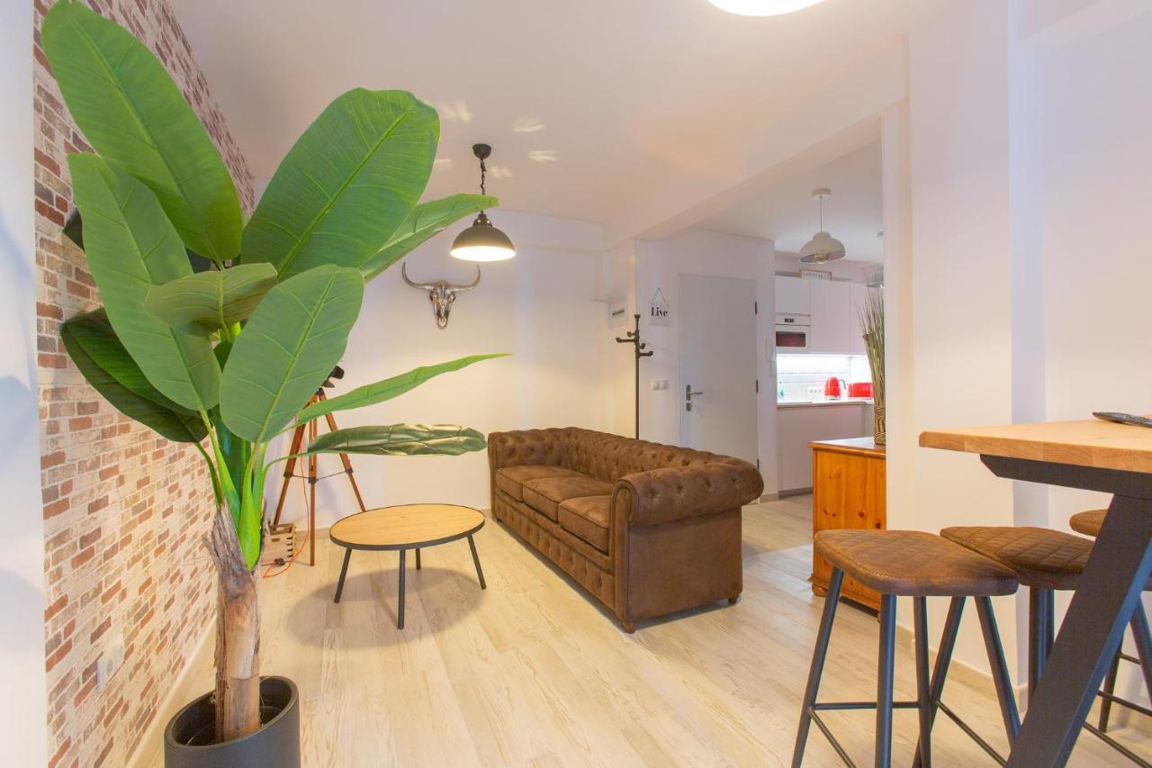 Vintage Movie The Luxury Appartement